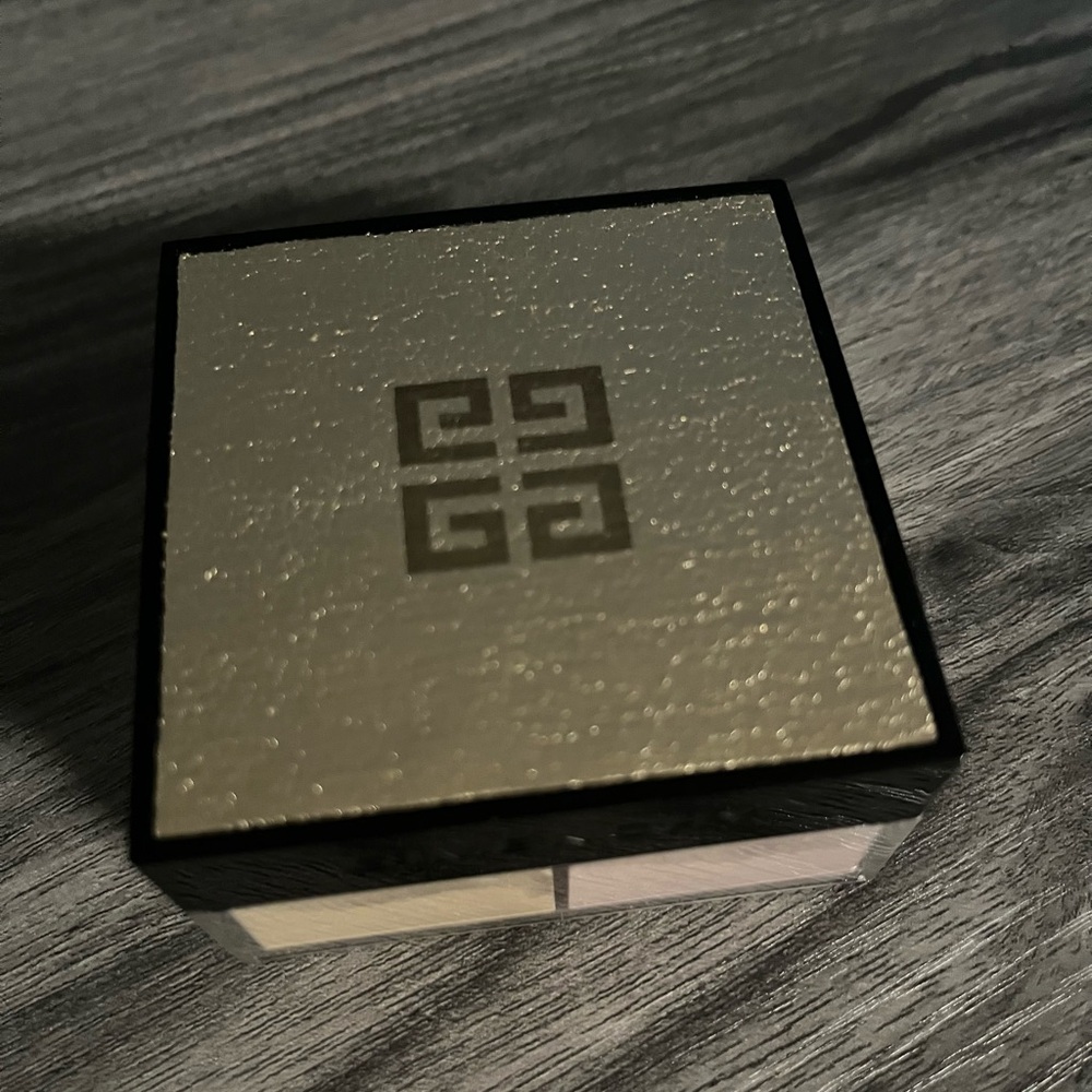 Givenchy prisme libre powder color 08